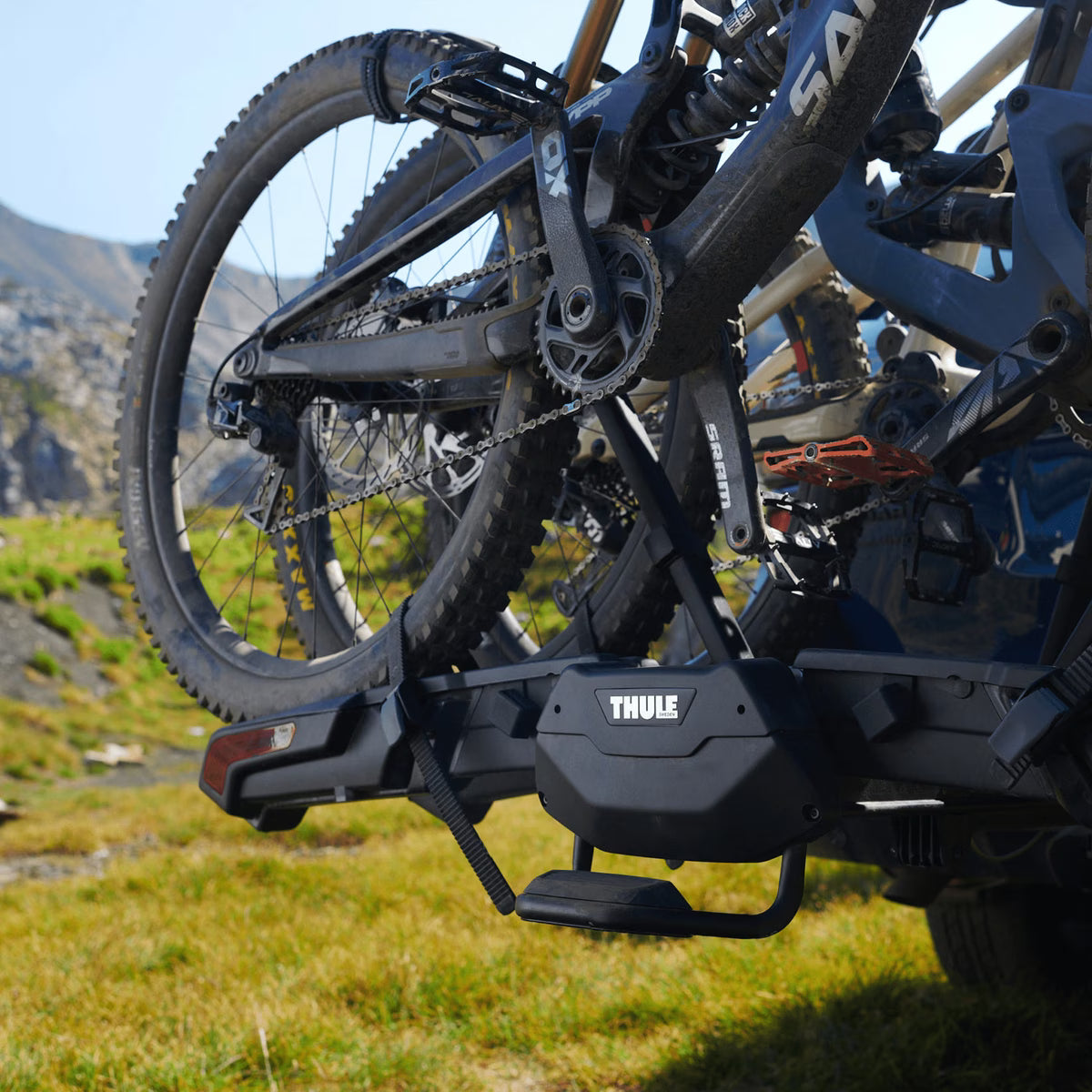 Thule Epos w/ lights 3-bike foldable hitch platform bike rack with lights & license plate holder