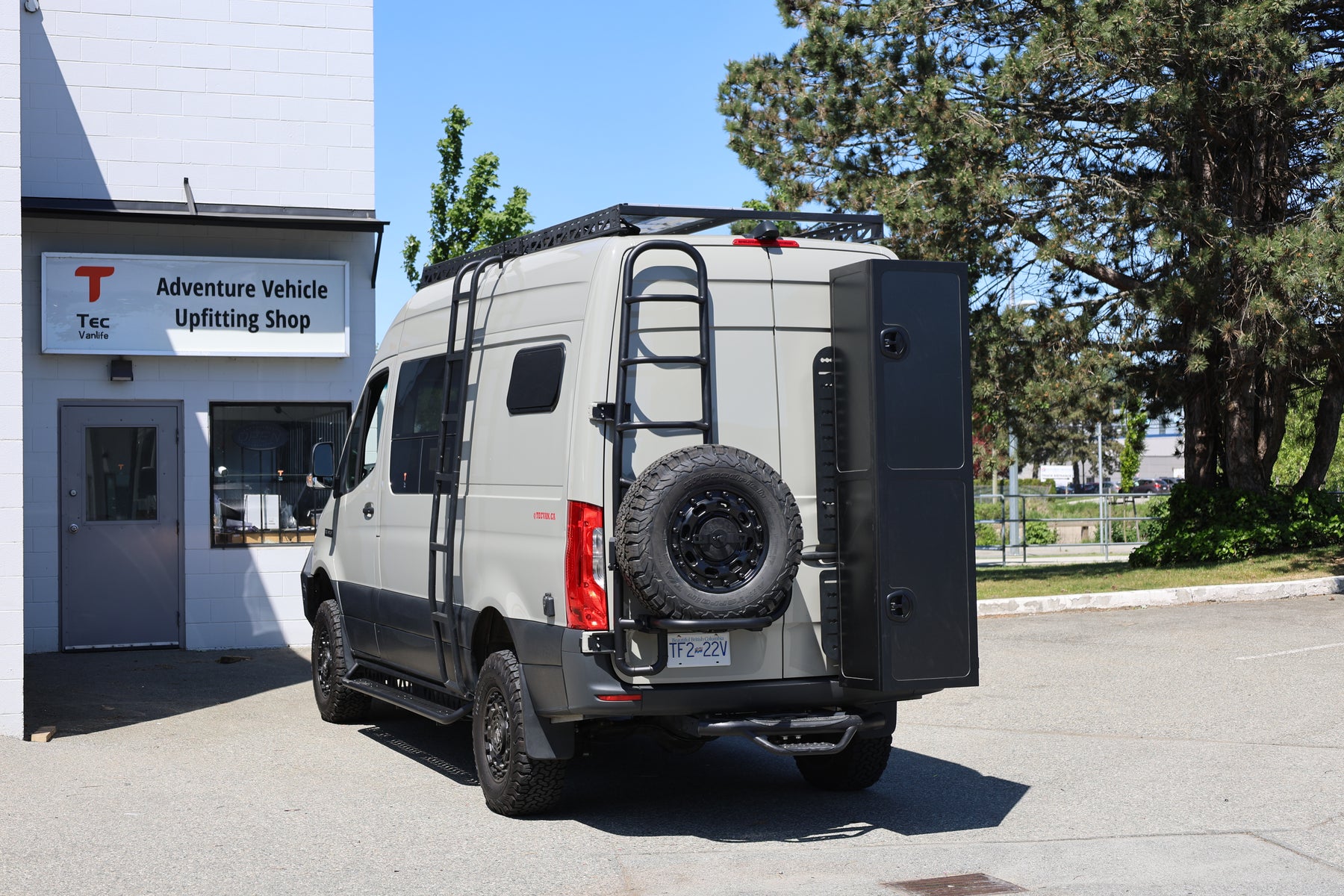 Full-length wheelbase-specific aluminum running board on a Mercedes Sprinter