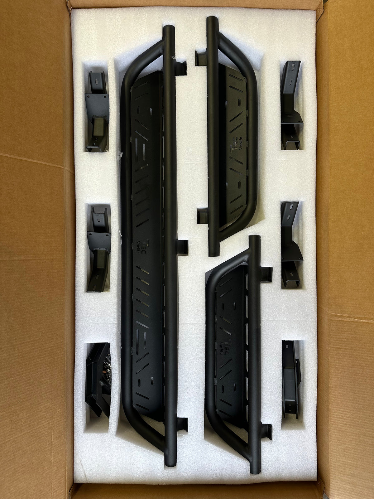 Tubular Sprinter side step in real-world use