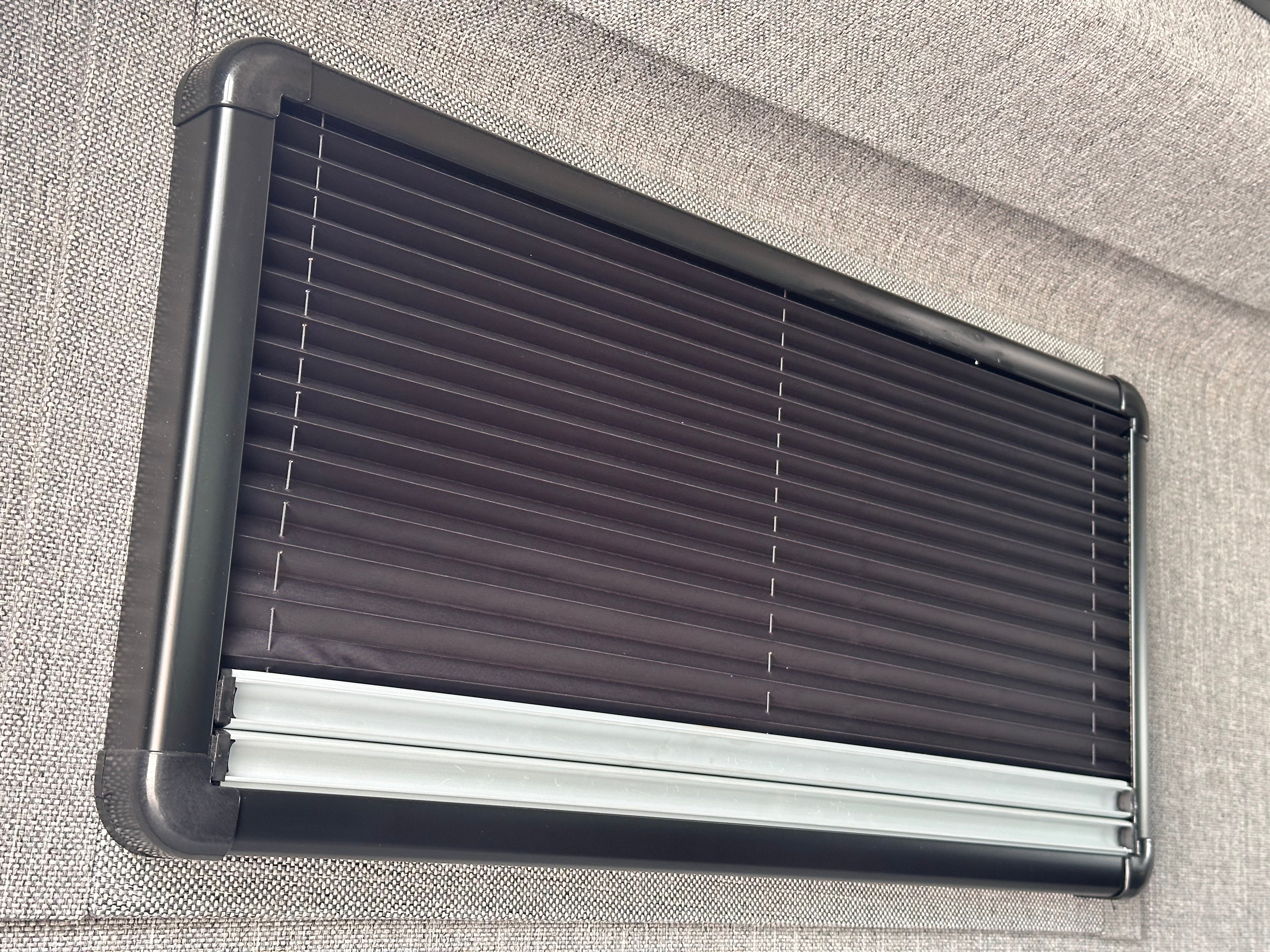 Glass & Acrylic Dual Pane Camper Window / 900 X 450mm (35.43" x 17.71")