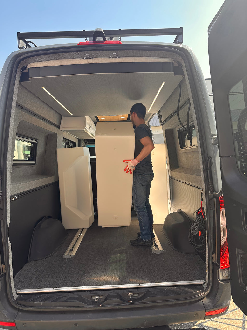 Camper Van Expandable Elevator Bed – Tec Vanlife